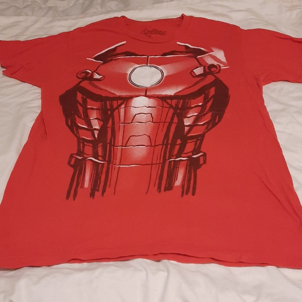 many shirts, mostly marvel - Picture 3 of 12